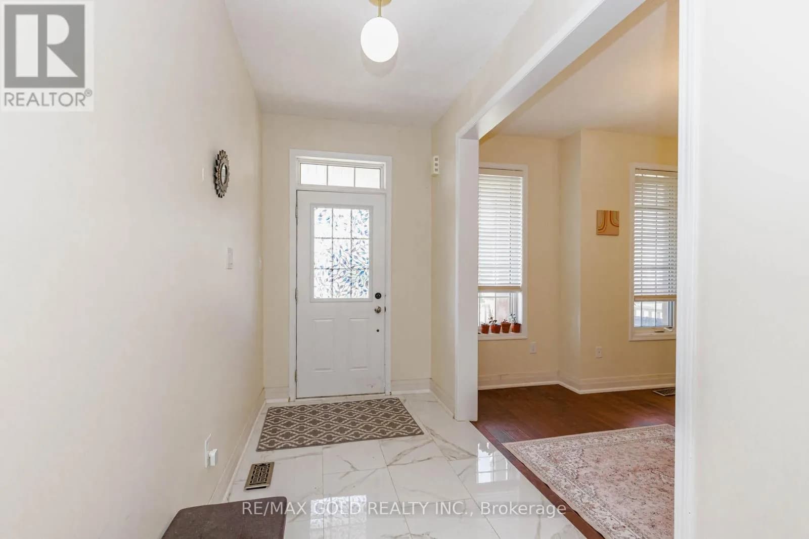9 BURGESS CRESCENT — photo 4 of 50