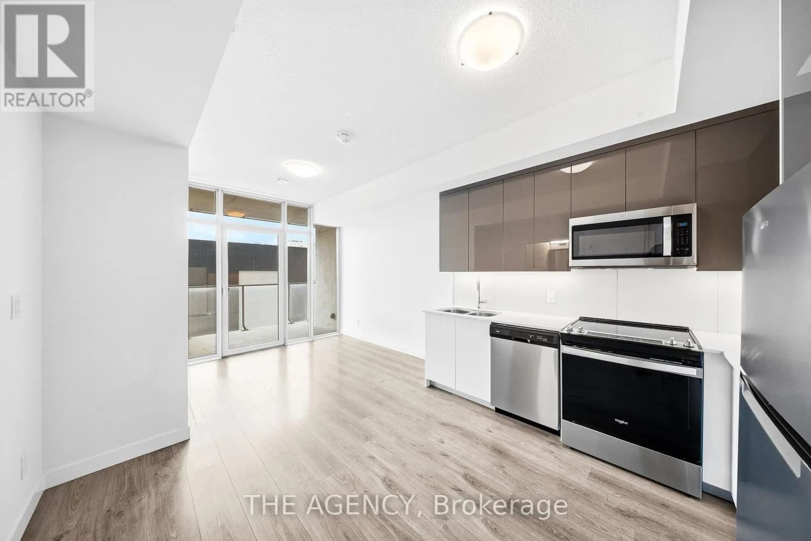 1113 - 60 FREDERICK STREET — photo 4 of 24