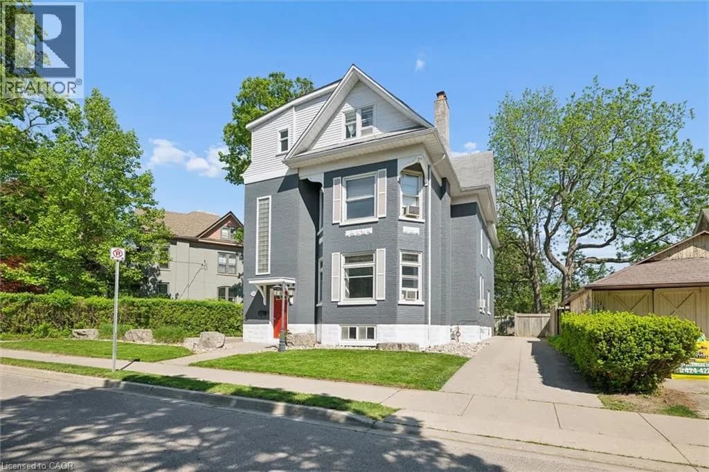 149 YOUNG Street — photo 4 of 50