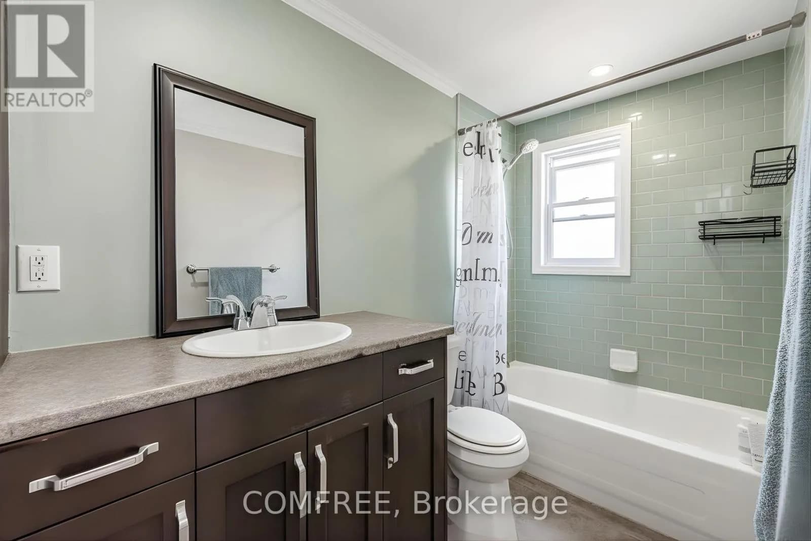 26 - 60 ELMSDALE DRIVE — photo 2 of 7
