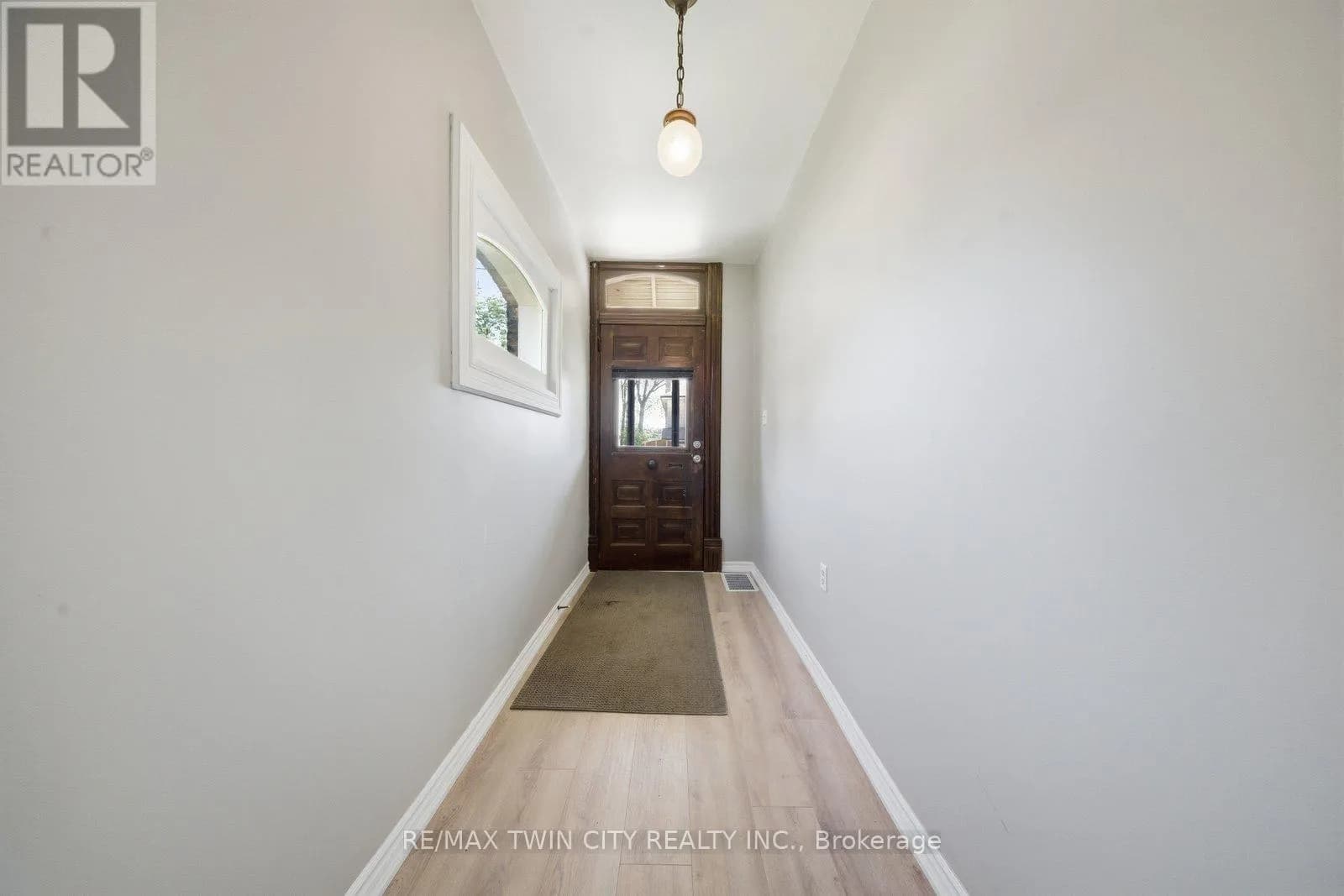 76 BROCK STREET — photo 4 of 34