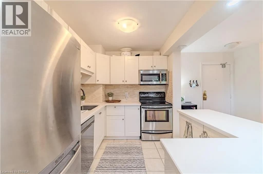 648 GREY Street Unit# 305 — photo 4 of 17