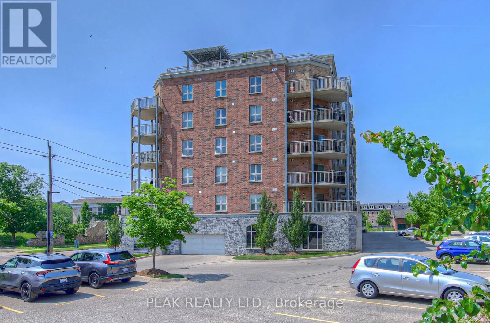 407 - 155 WATER STREET — photo 2 of 32