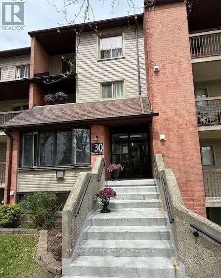 111 - 30 HICKORY STREET — photo 2 of 16