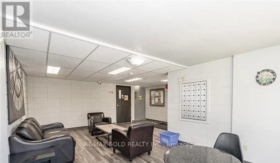 111 - 30 HICKORY STREET — photo 3 of 16