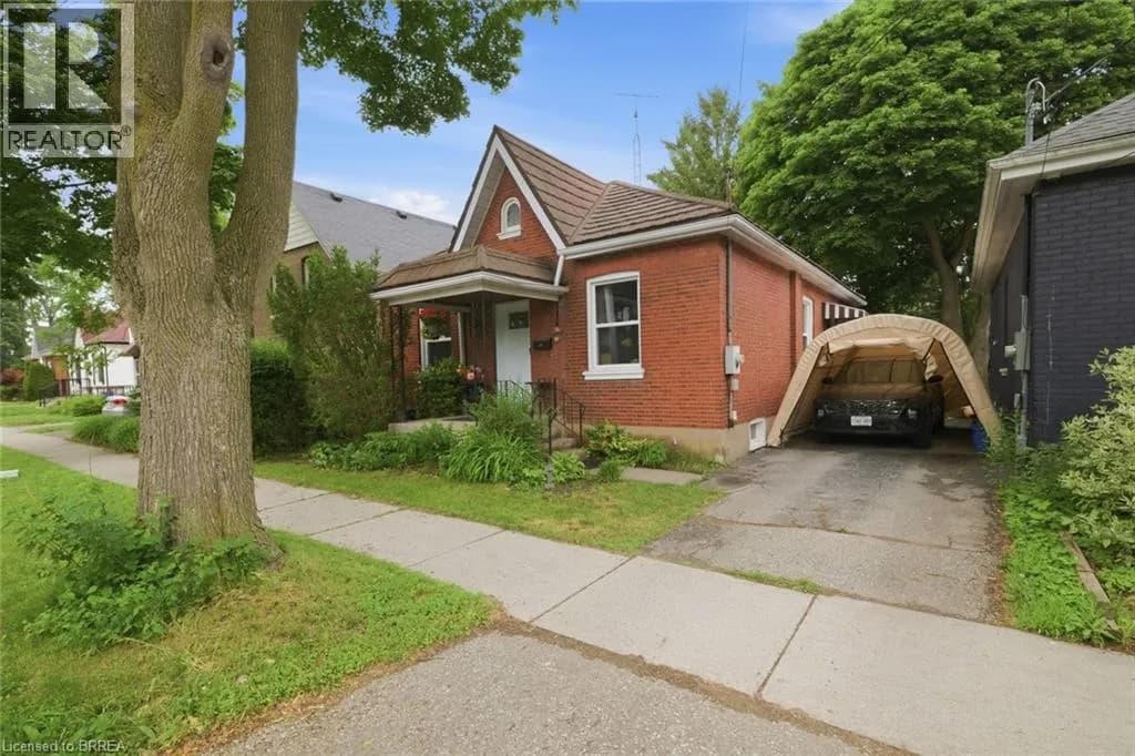 12 BRUNSWICK Street — photo 1 of 33