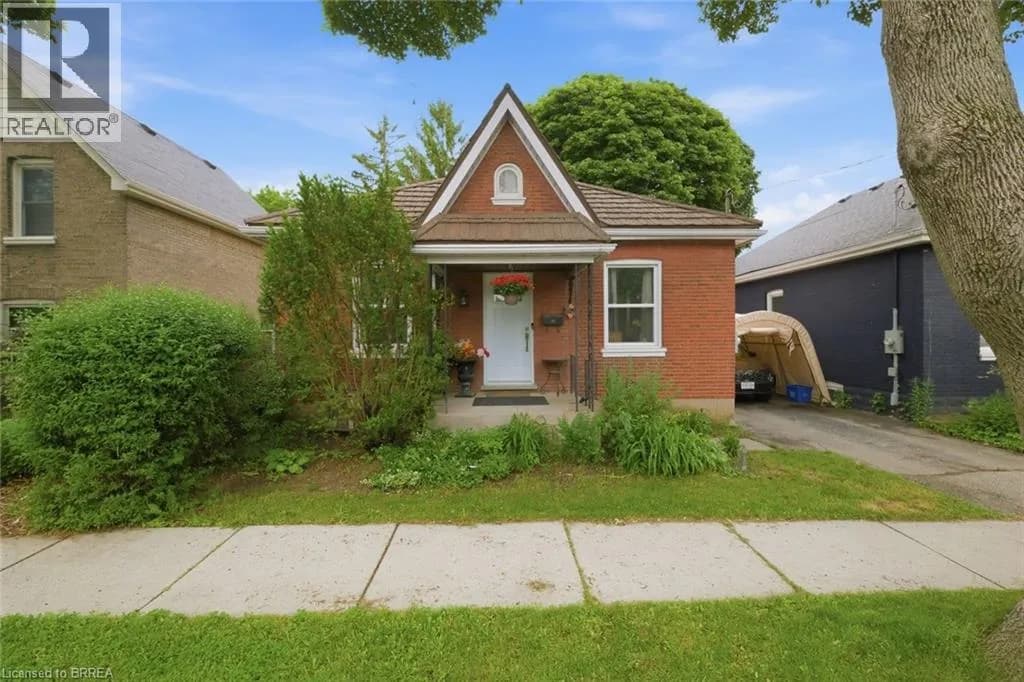 12 BRUNSWICK Street — photo 2 of 33