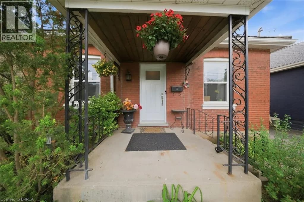 12 BRUNSWICK Street — photo 3 of 33