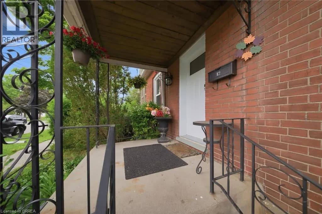 12 BRUNSWICK Street — photo 4 of 33