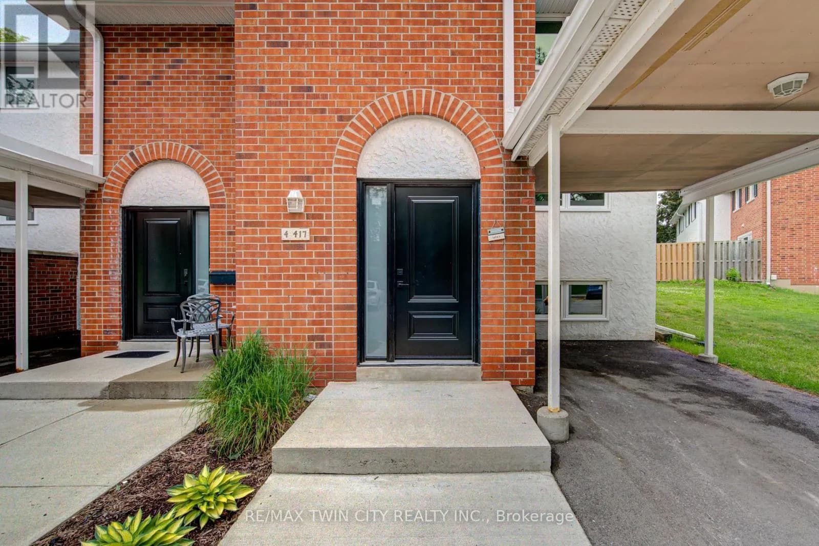 4 - 417 KEATS WAY — photo 4 of 47