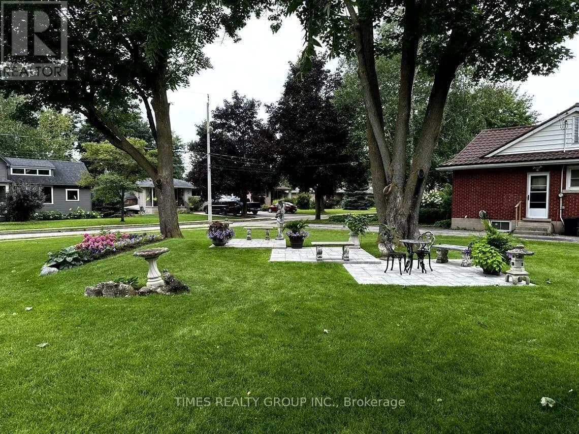 220 HIBERNIA STREET — photo 4 of 26