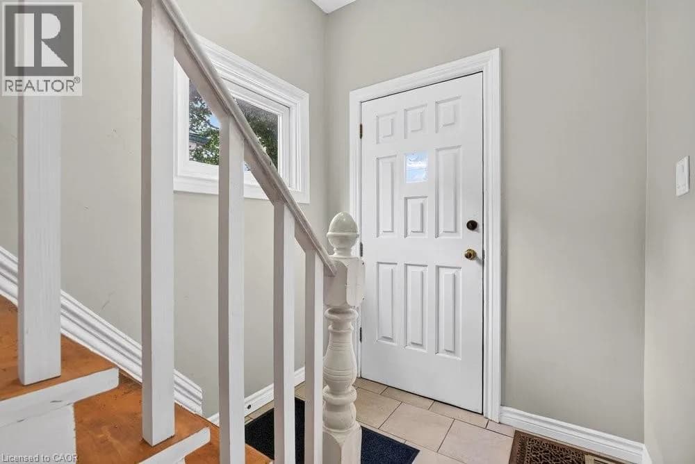 221 GRAND RIVER Avenue — photo 3 of 33