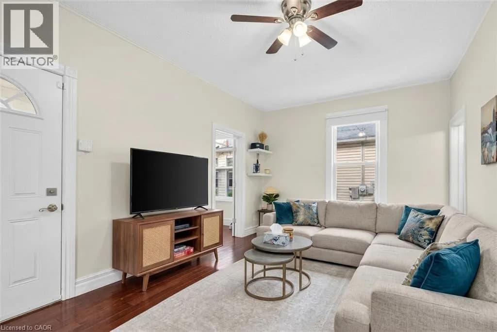 221 GRAND RIVER Avenue — photo 5 of 33