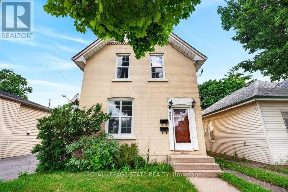 221 GRAND RIVER AVENUE — photo 2 of 36