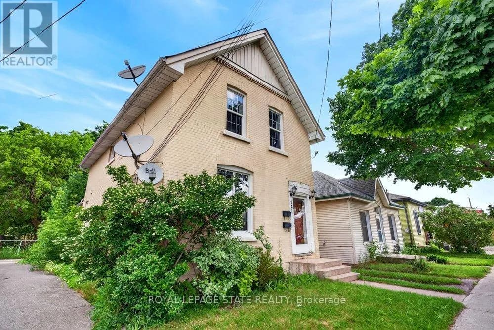 221 GRAND RIVER AVENUE — photo 3 of 36