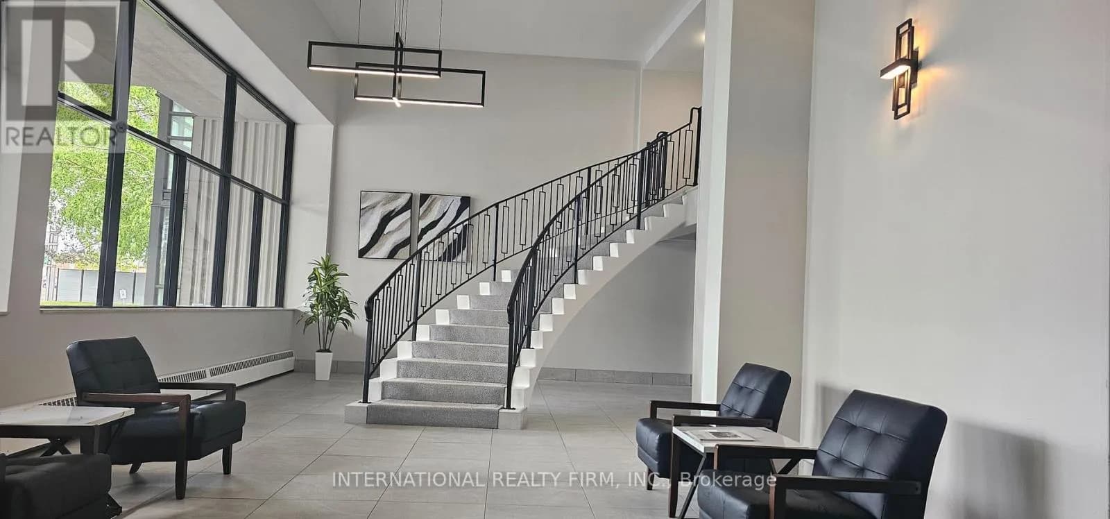 401 - 24 MIDLAND DRIVE — photo 5 of 33