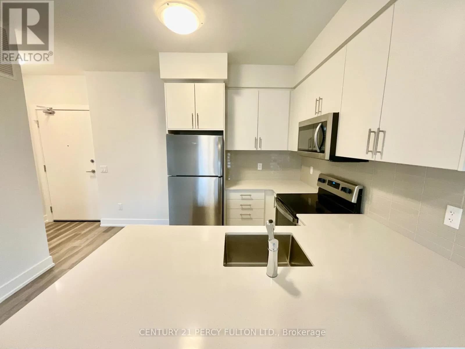 303 - 1100 LACKNER PLACE — photo 4 of 23