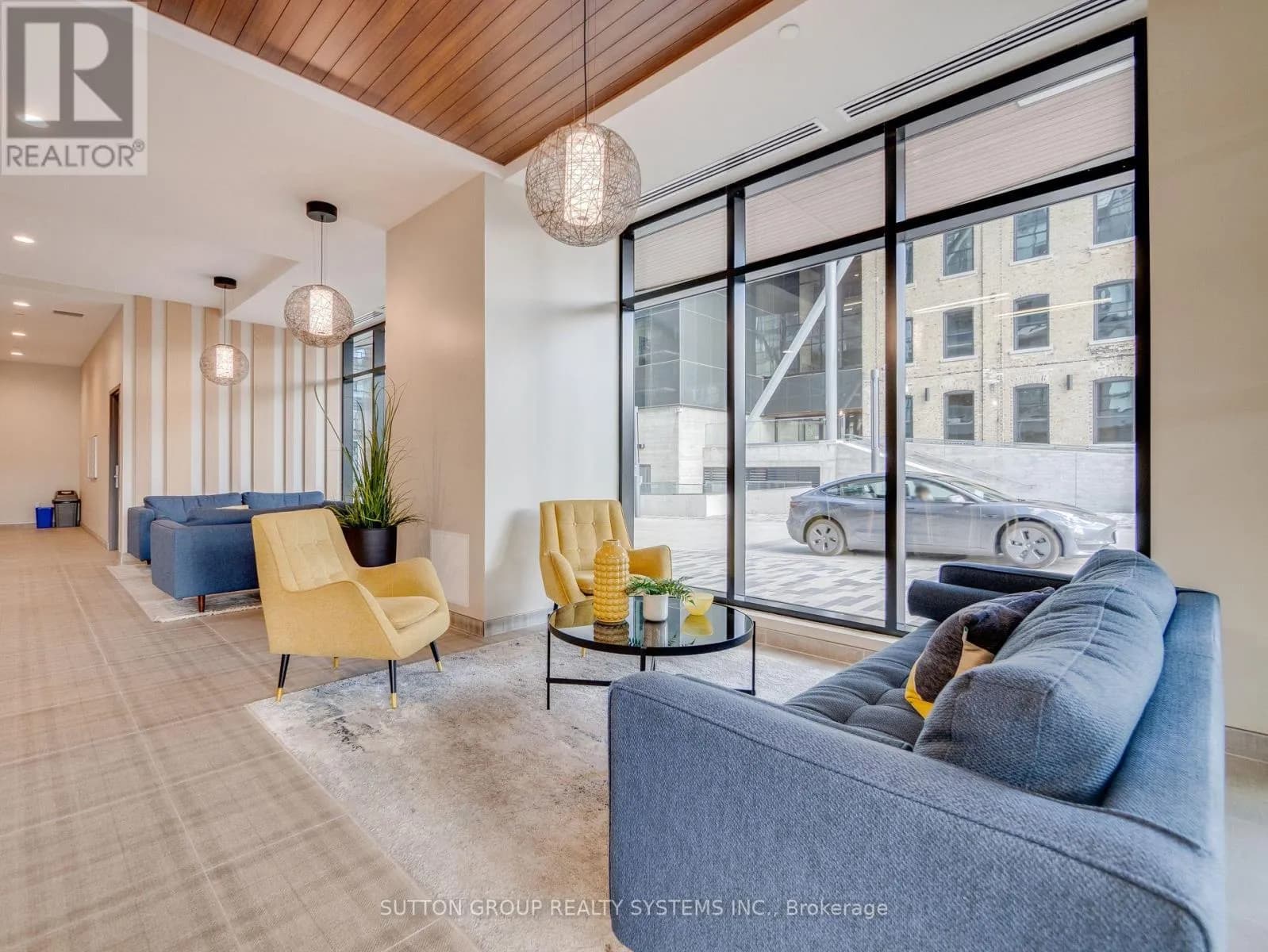 404 - 108 GARMENT STREET — photo 2 of 40