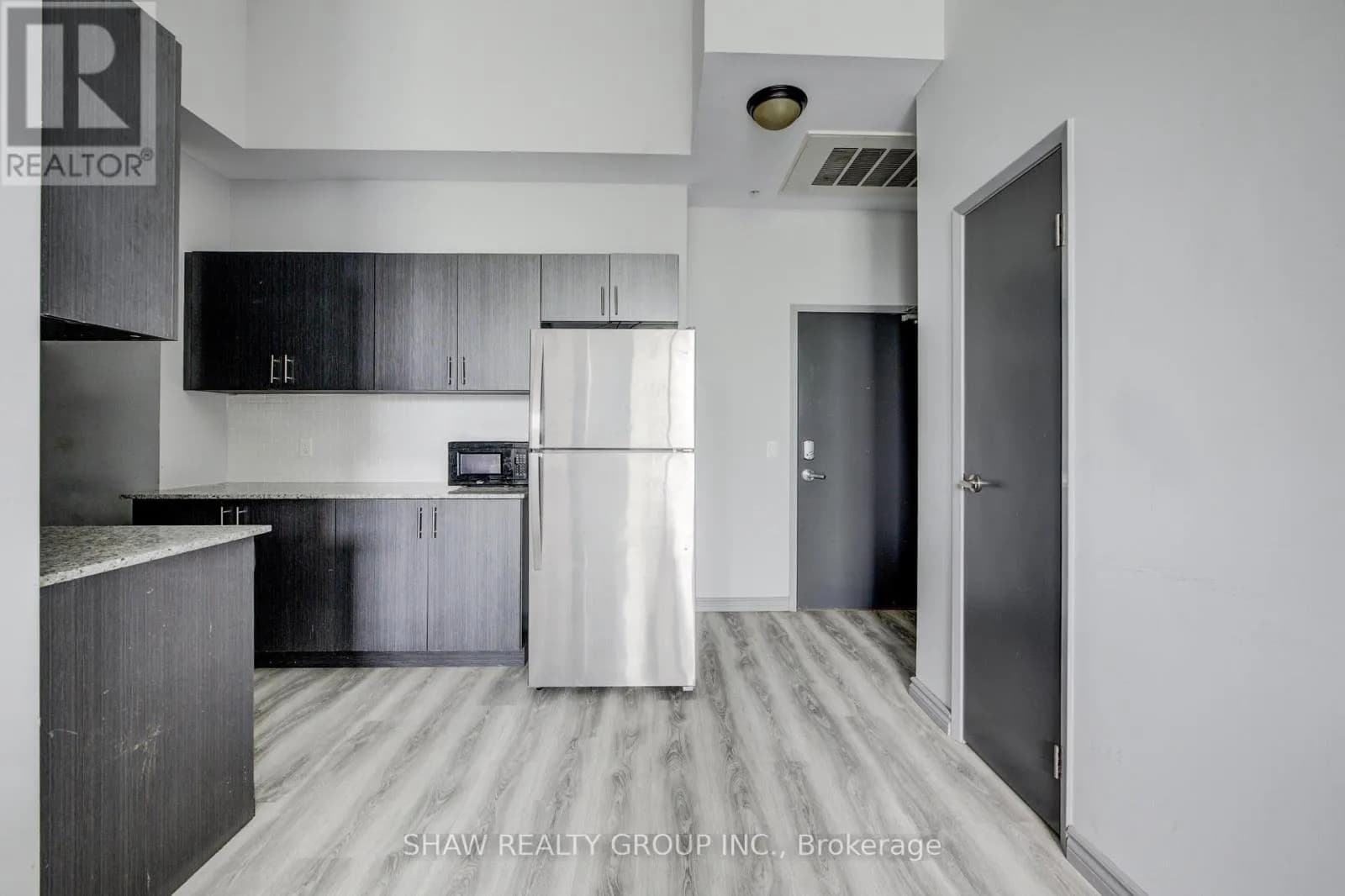 G105 - 275 LARCH STREET — photo 3 of 23