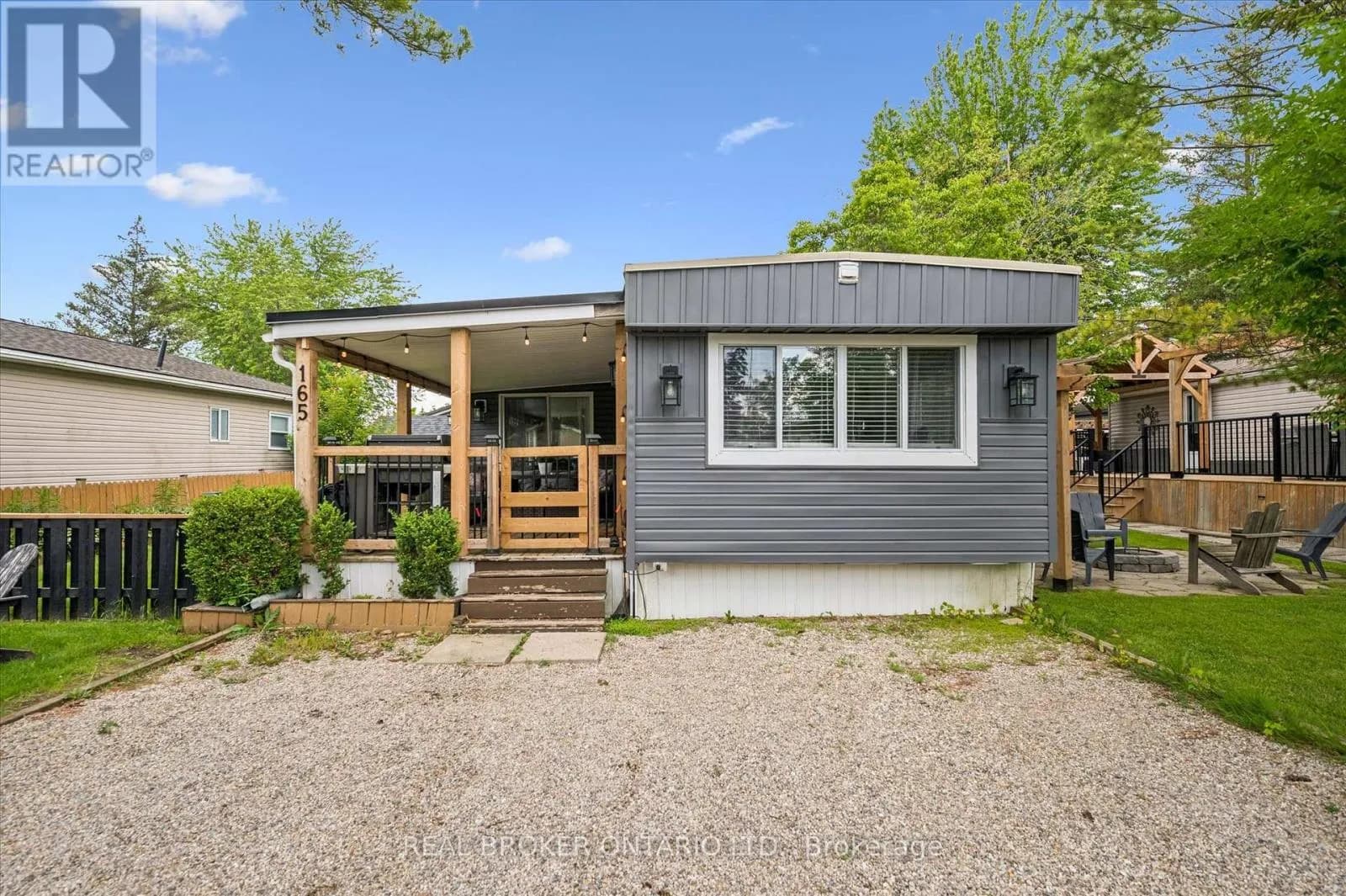 165 CEDAR CRESCENT — photo 1 of 42