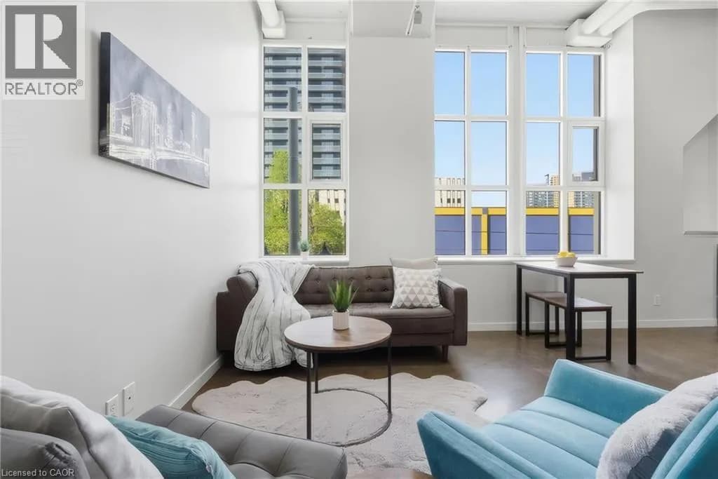 404 W KING Street W Unit# 212 — photo 1 of 50