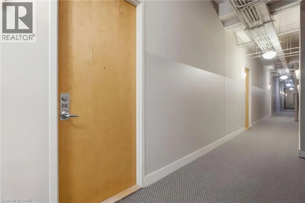 404 W KING Street W Unit# 212 — photo 3 of 50