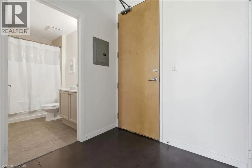 404 W KING Street W Unit# 212 — photo 4 of 50