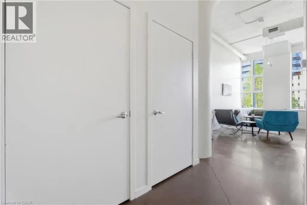 404 W KING Street W Unit# 212 — photo 5 of 50