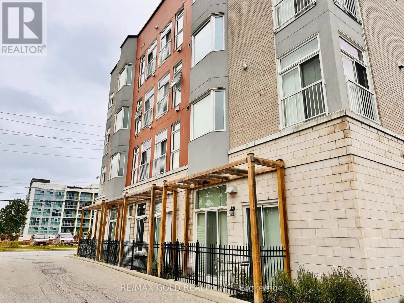 112 - 253 ALBERT STREET — photo 4 of 18