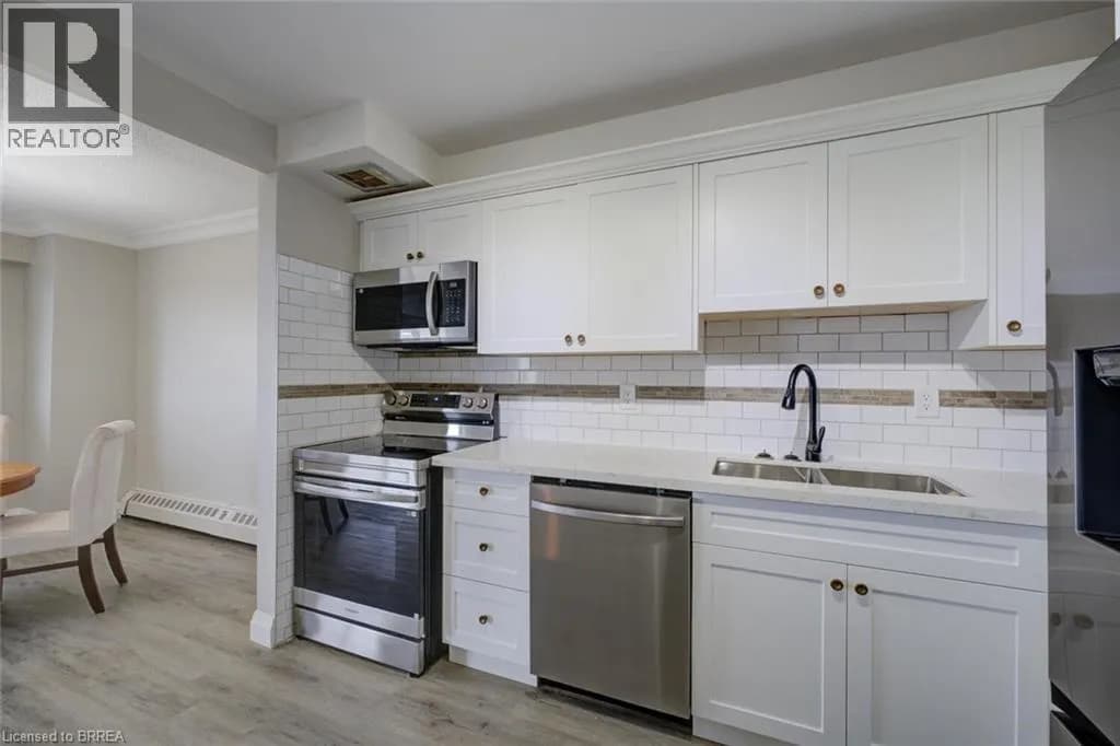 640 WEST Street Unit# 909 — photo 3 of 50