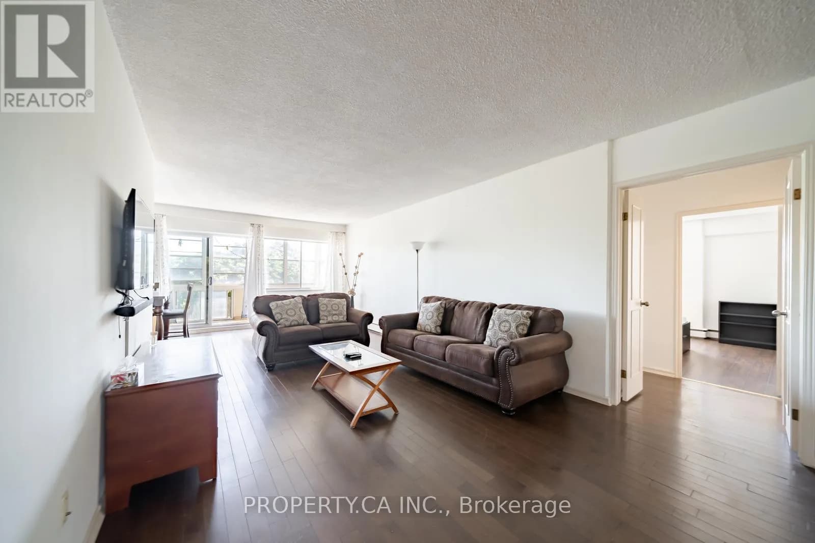 404 - 45 WESTMOUNT ROAD N — photo 2 of 22