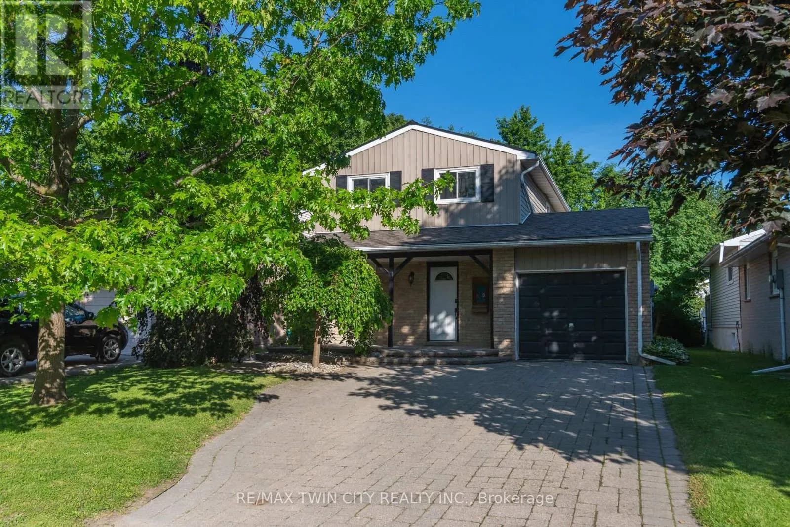 162 PARKSIDE DRIVE E — photo 1 of 50