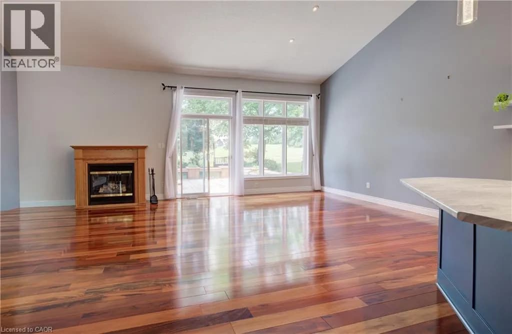 11 SUN VALLEY Drive — photo 4 of 49