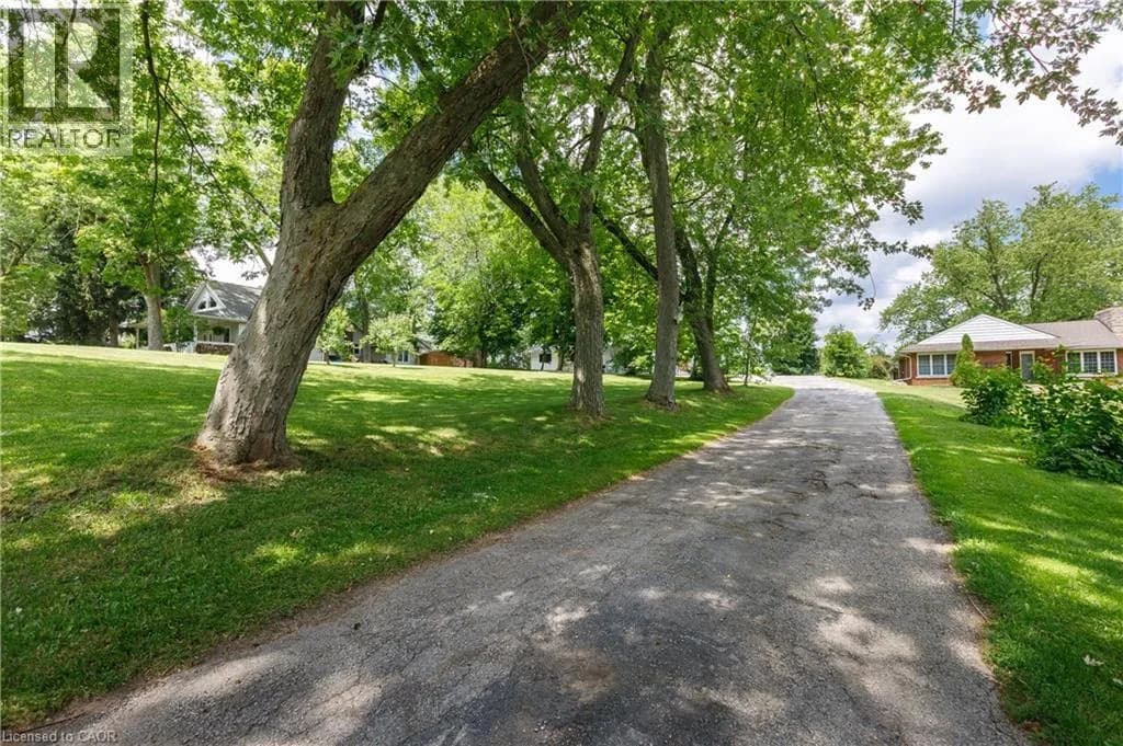 176 RIVERBANK Drive — photo 3 of 50