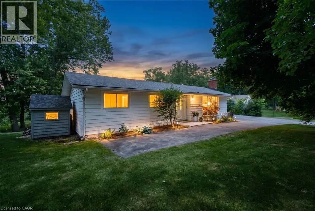 176 RIVERBANK Drive — photo 4 of 50