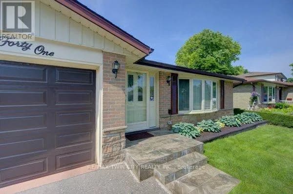 141 HAZELGLEN DRIVE — photo 4 of 42