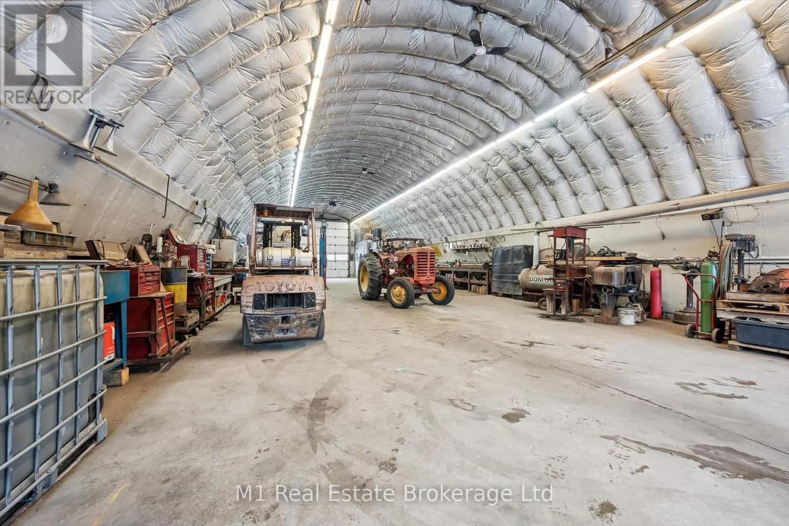 667 SAWMILL ROAD — photo 3 of 48