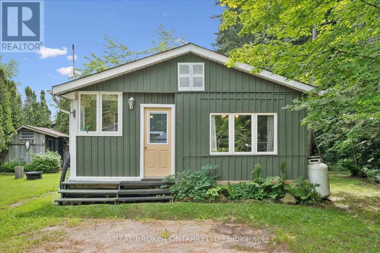 127 CEDAR CRESCENT — photo 1 of 46