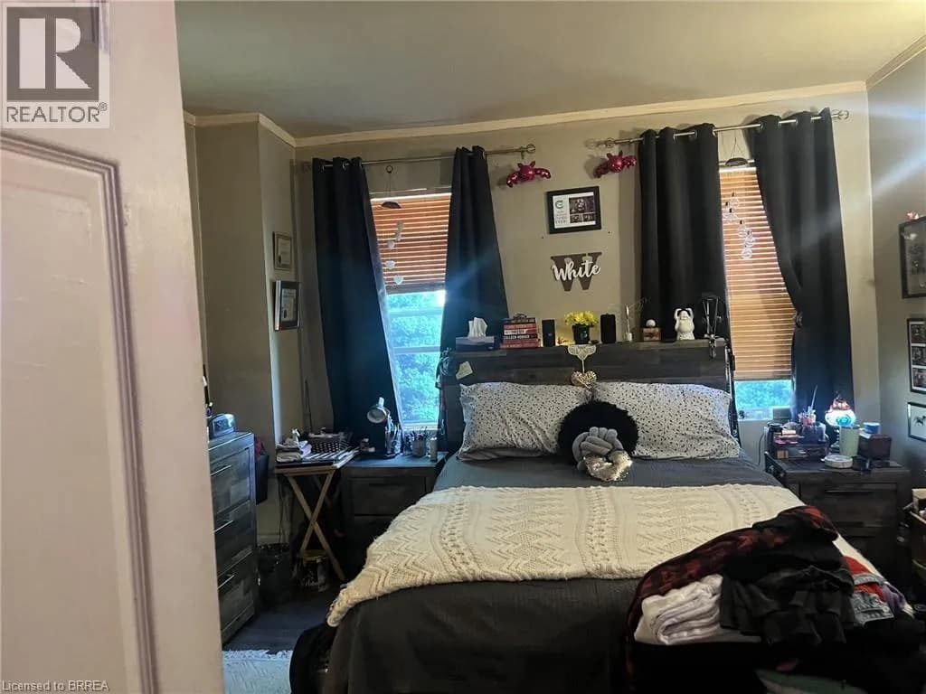 42 CHATHAM Street — photo 4 of 8