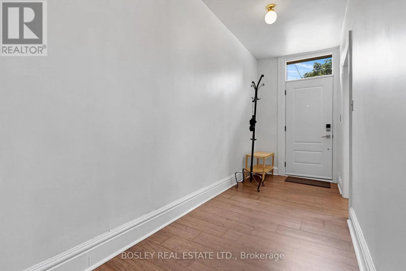 156 ST. ANDREWS STREET — photo 5 of 19