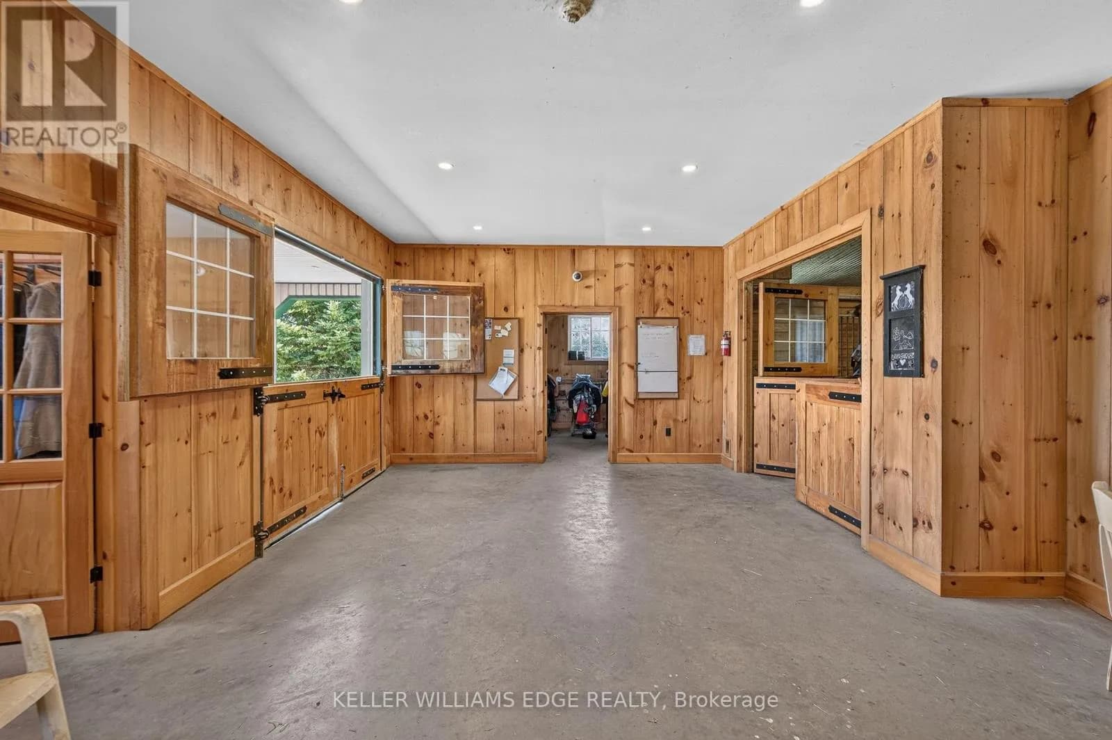 564 8TH CONCESSION ROAD E — photo 4 of 48