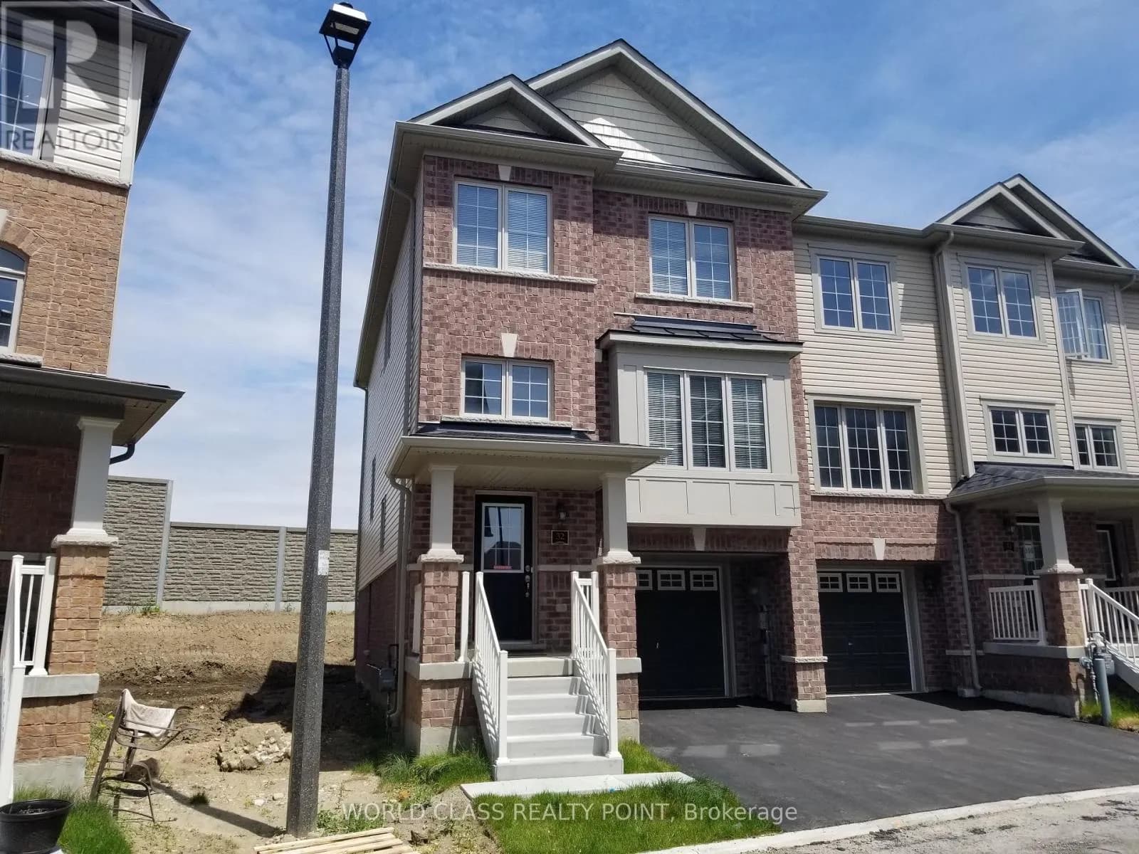 32 - 470 LINDEN DRIVE — photo 2 of 25