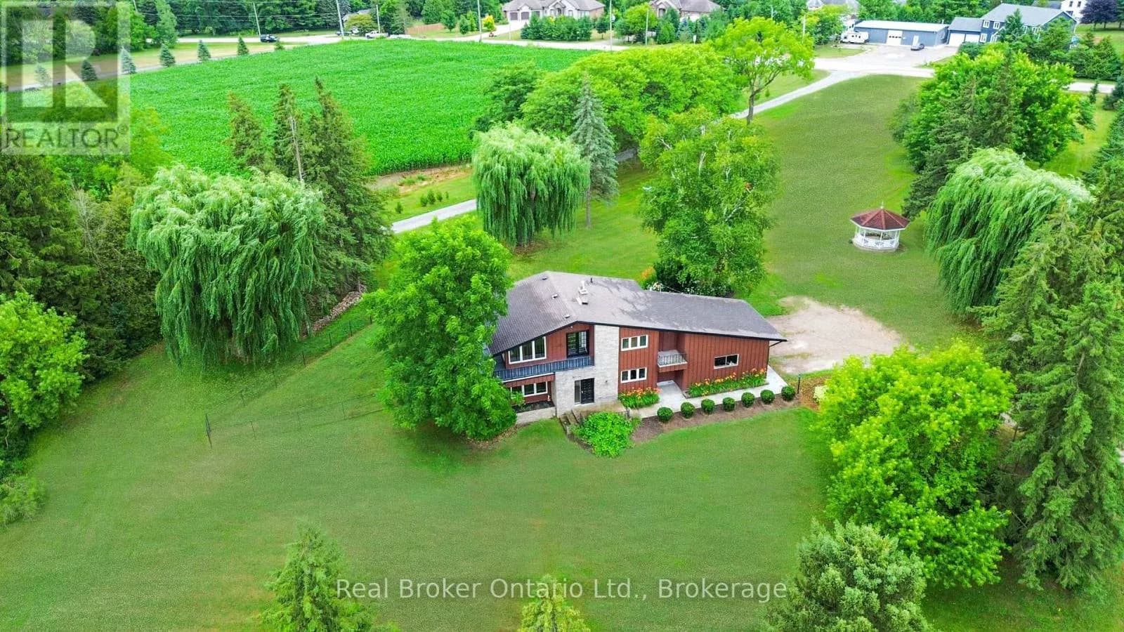 138 COCKSHUTT ROAD — photo 4 of 41