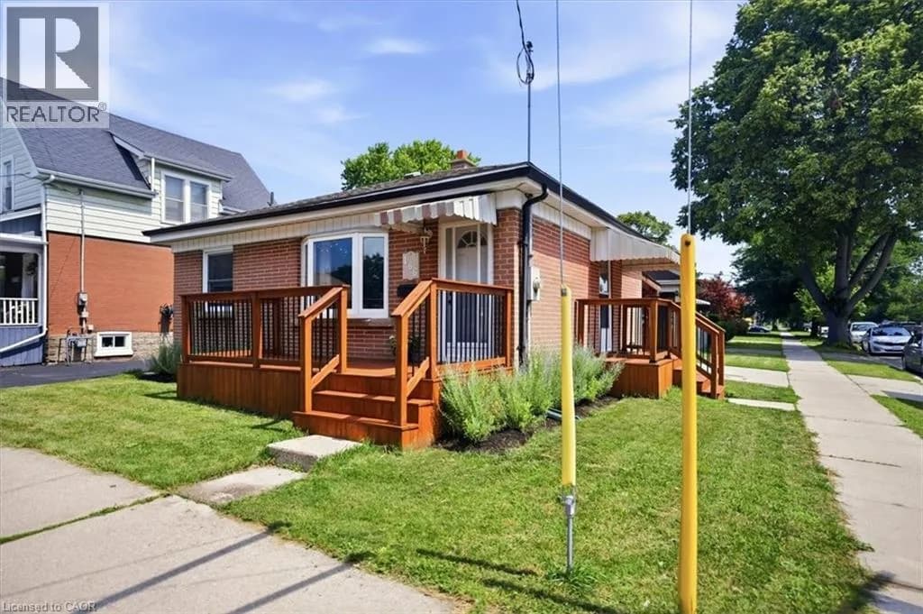 166 CATHARINE Avenue — photo 2 of 41