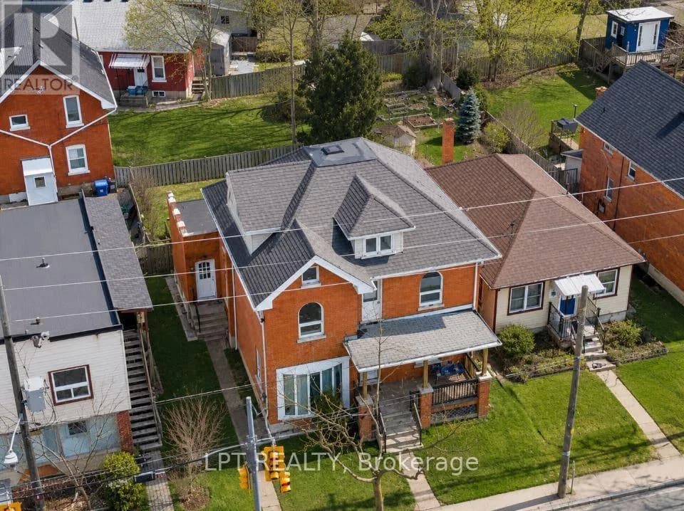 219 ERIE AVENUE — photo 1 of 25