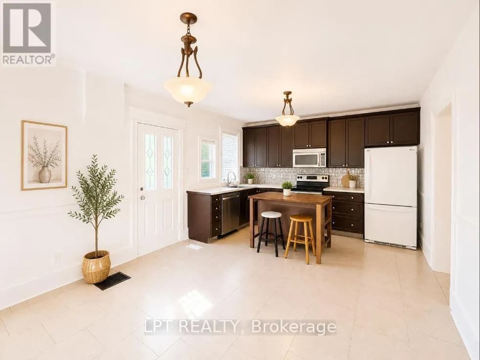 219 ERIE AVENUE — photo 3 of 25