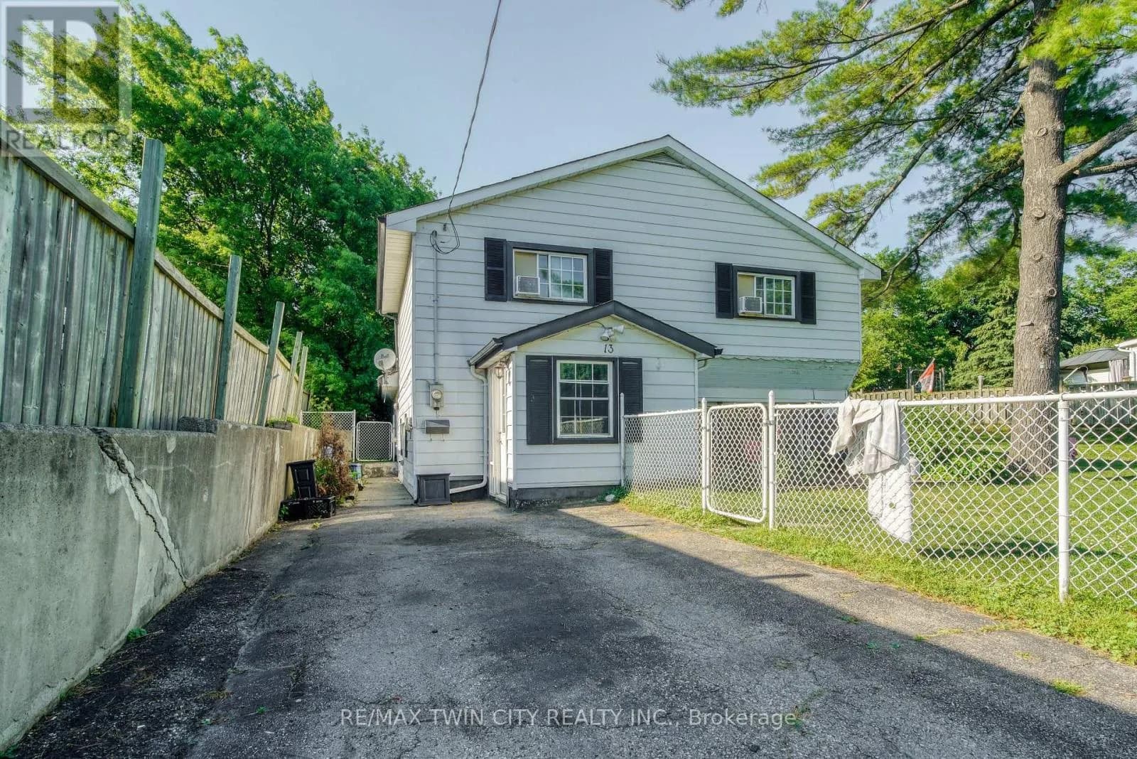 13 BROOKLYNE ROAD — photo 2 of 44