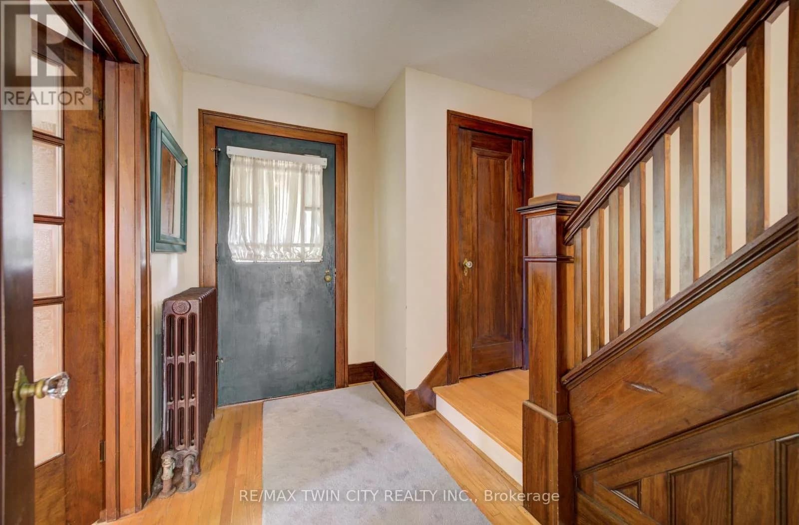 227 LYDIA STREET — photo 3 of 39