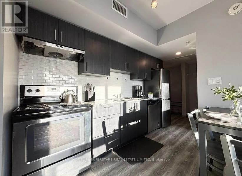 F504 - 275 LARCH STREET — photo 4 of 16