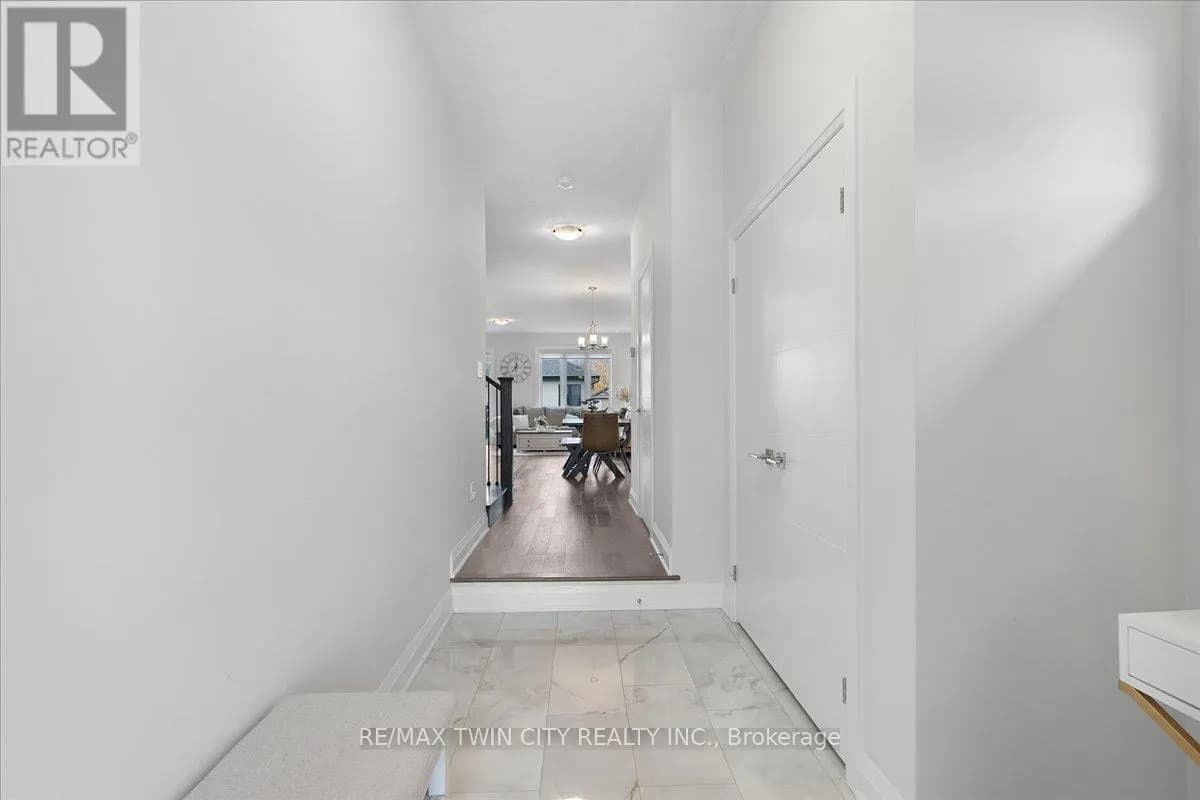 657 BENNINGER DRIVE — photo 4 of 49